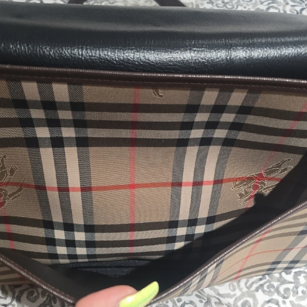 Burberry Beautifel Amazing Condition Checkered Crossbody Bag Authentic Spotless - Picture 8 of 13